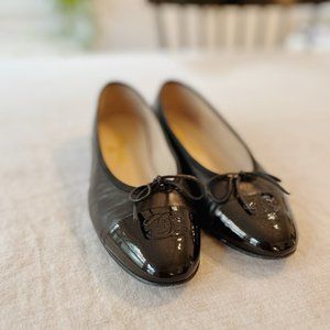 Chanel Ballet Flats - Black Lambskin & Patent - Size 36.5 / 6.5